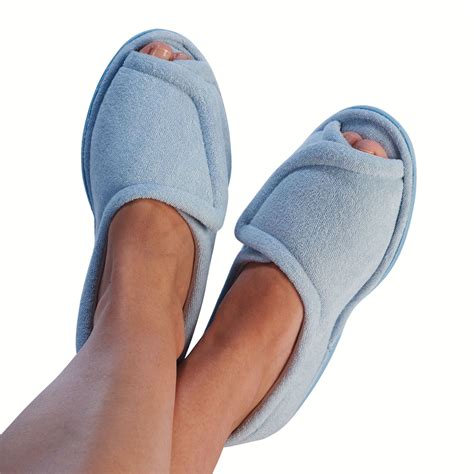 slippers with arch supports.